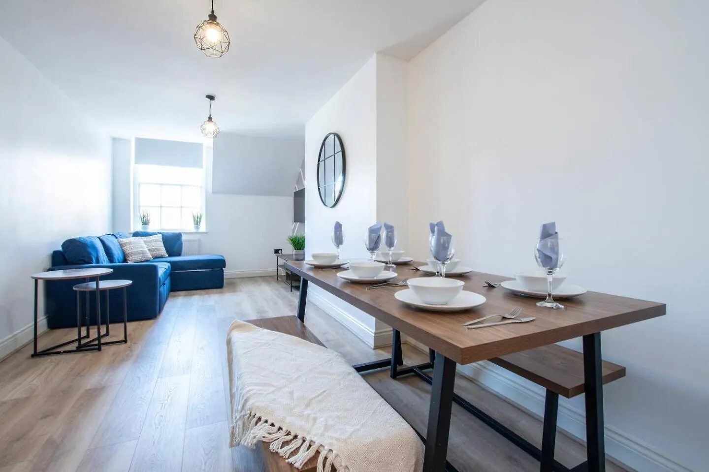 2 Bedroom Apartment In Bournemouth Town Centre, 5 Minutes Walk To The Beach, Sleeps Up To 6
