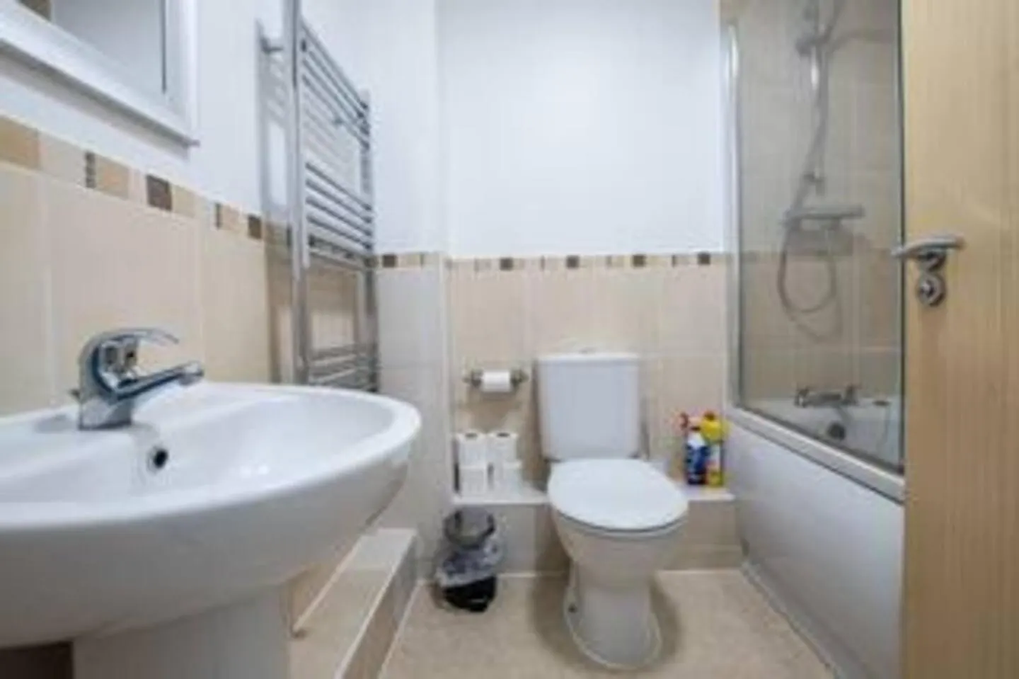 2 Bedroom Apartment In Bournemouth Town Centre, 5 Minutes Walk To The Beach, Sleeps Up To 6