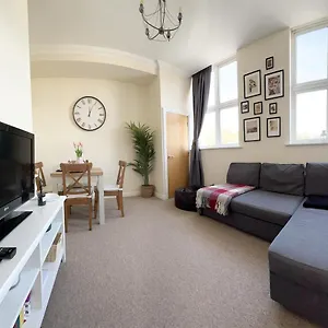  Apartment Cosy Town Centre Close To