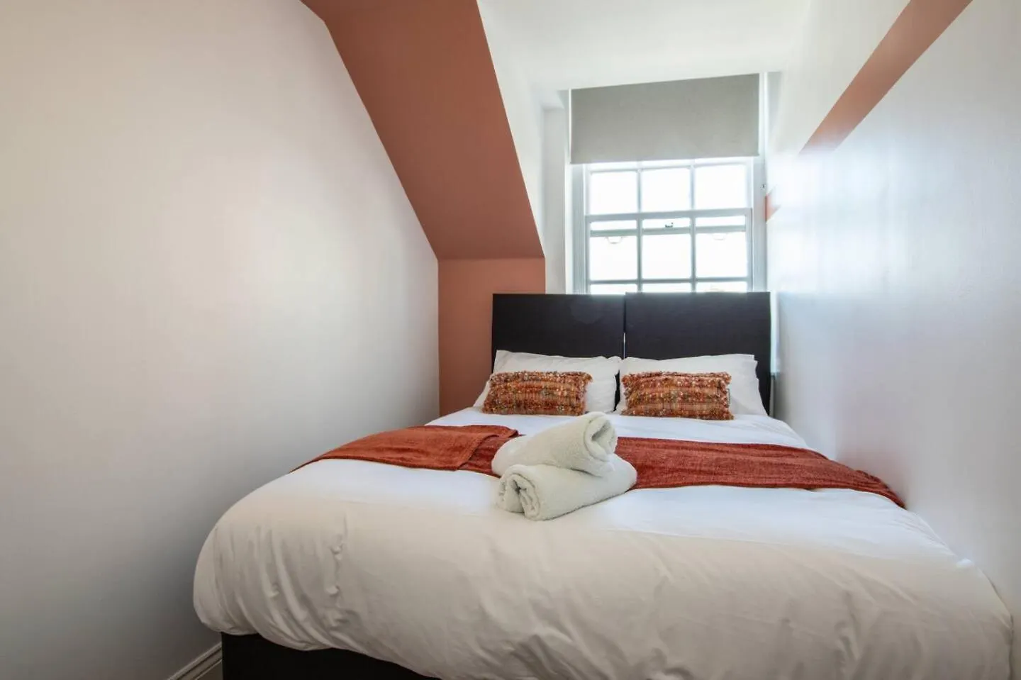 2 Bedroom Apartment In Bournemouth Town Centre, 5 Minutes Walk To The Beach, Sleeps Up To 6 United Kingdom